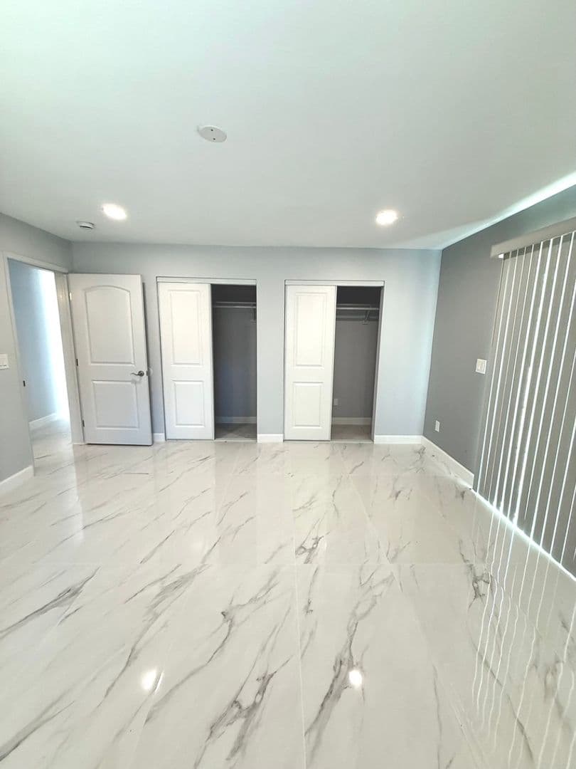 Granada Hills Apartment: 17112 Ceredo Place