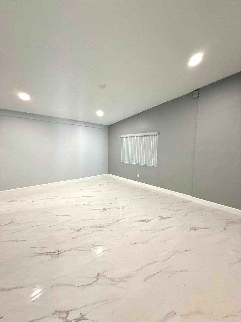 Granada Hills Apartment: 17112 Ceredo Place