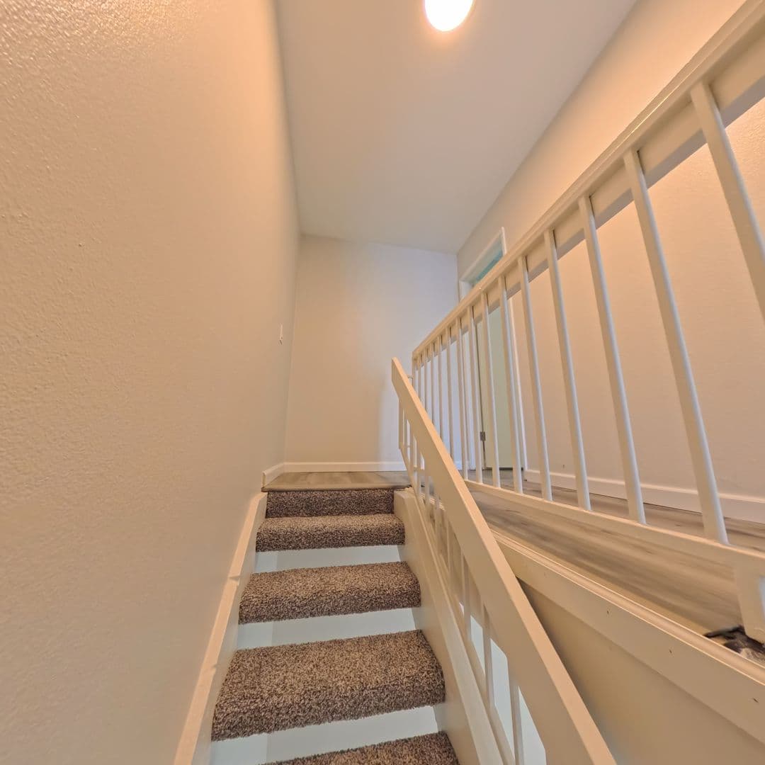 Agoura Hills Apartment: 5250 Colodny Drive