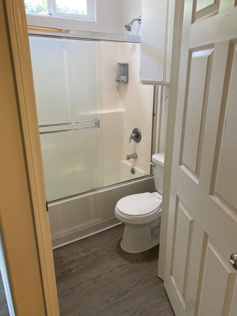 Chatsworth Apartment: 9825 TOPANGA CANYON RD