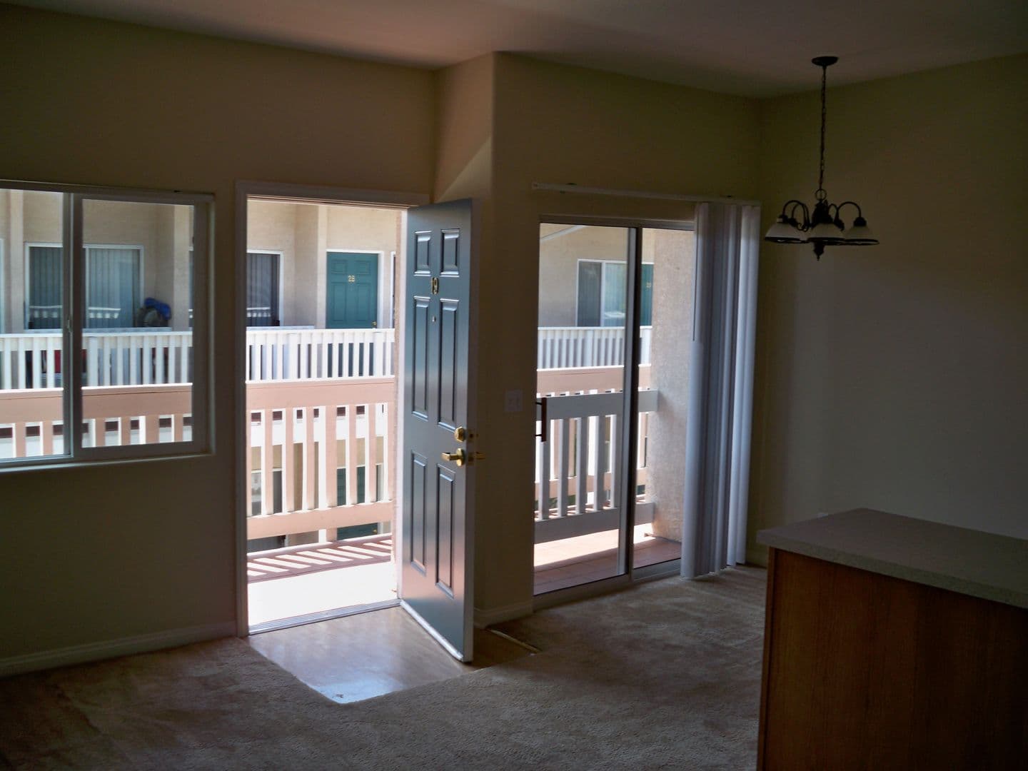 Chatsworth Apartment: 9825 TOPANGA CANYON RD