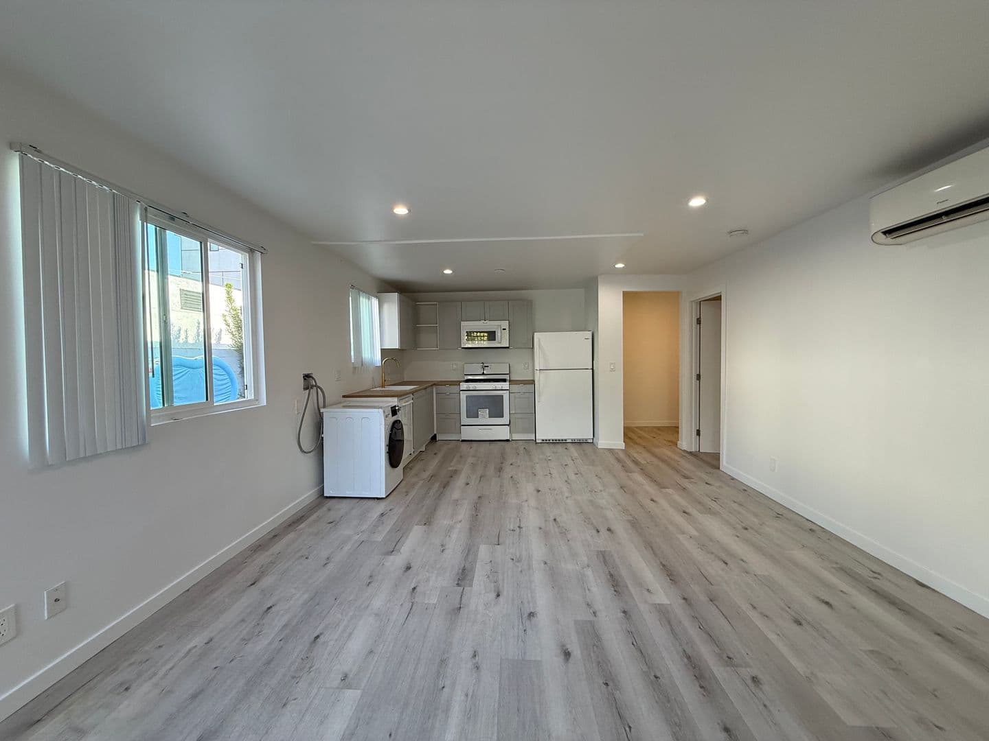 Los Angeles Apartment: 5806 Camerford Ave