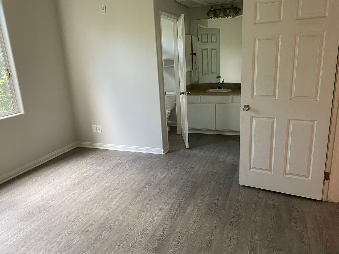 Chatsworth Apartment: 9825 TOPANGA CANYON RD