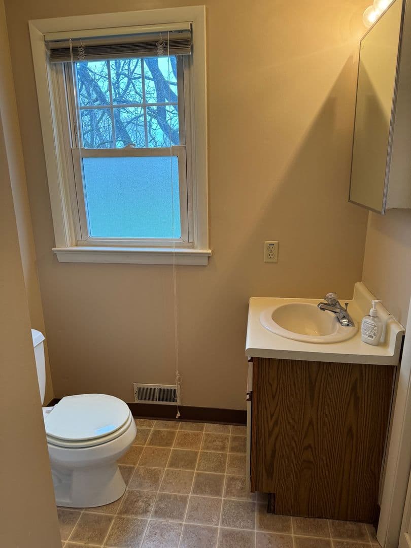 Lansdale Apartment: 452 E Hancock St