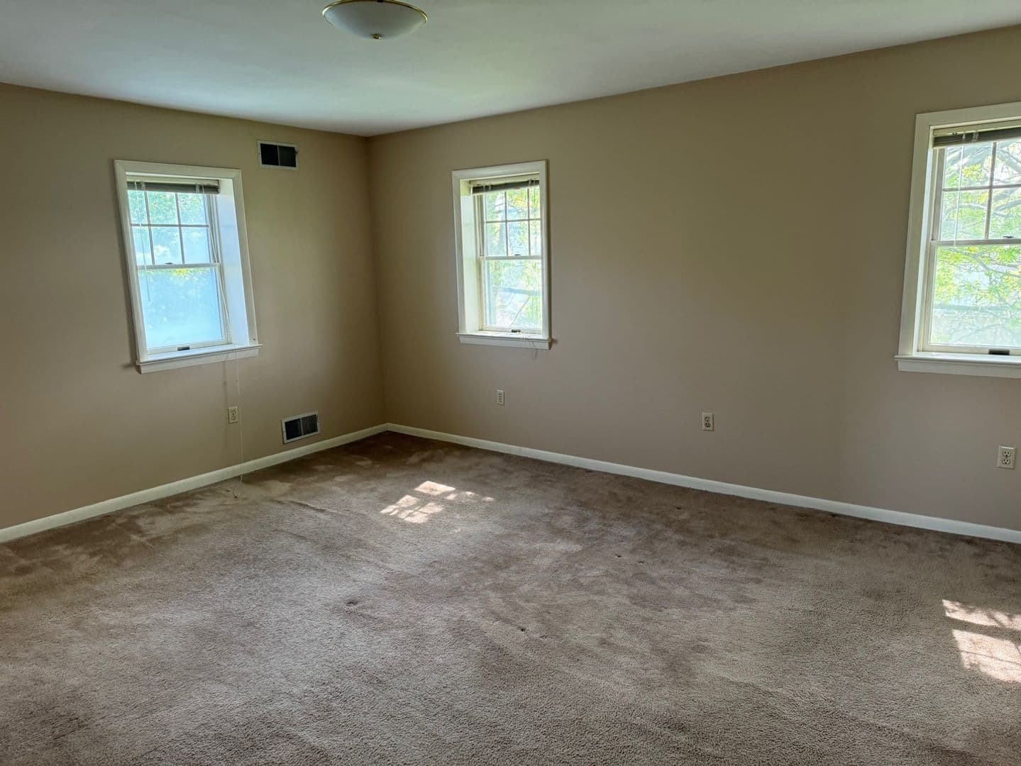 Lansdale Apartment: 452 E Hancock St