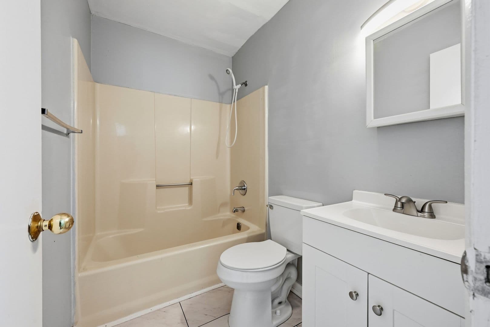 Bethlehem Apartment: 504 Broadway - Unit 2 R