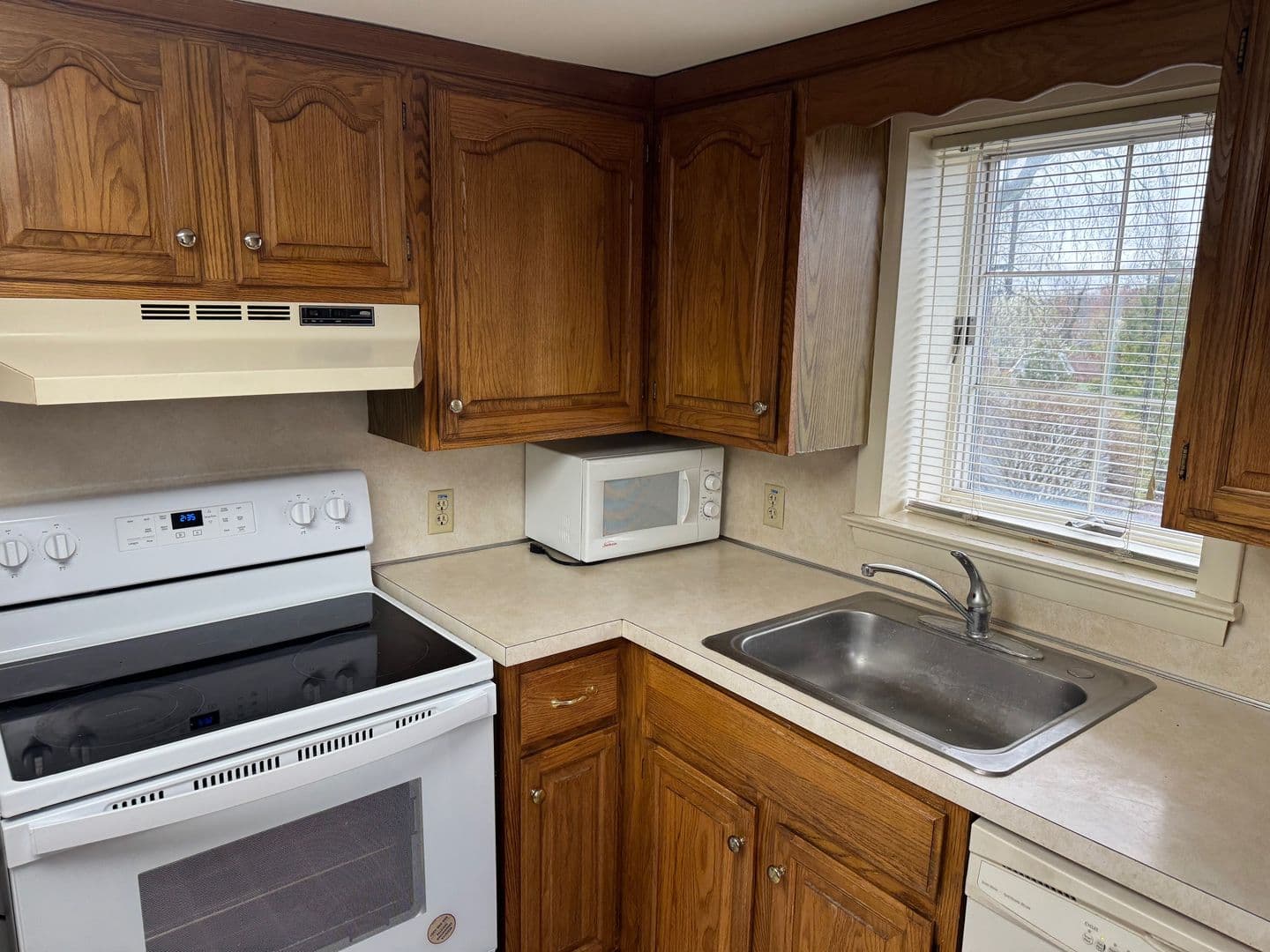 Lansdale Apartment: 452 E Hancock St