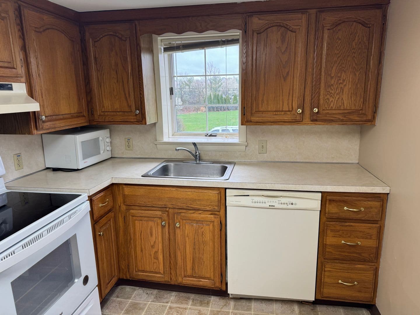 Lansdale Apartment: 452 E Hancock St