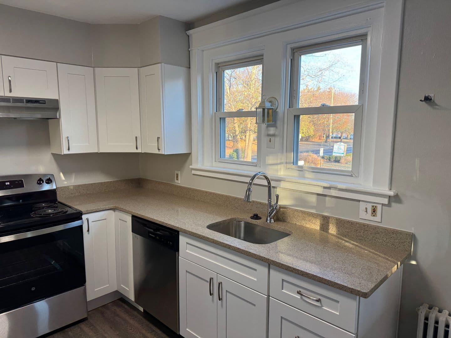 Lansdale House: 450 E Hancock St