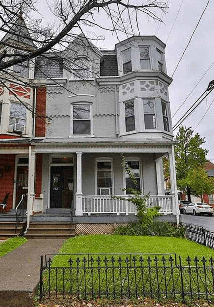 Allentown Apartment: 448 N 6th Street