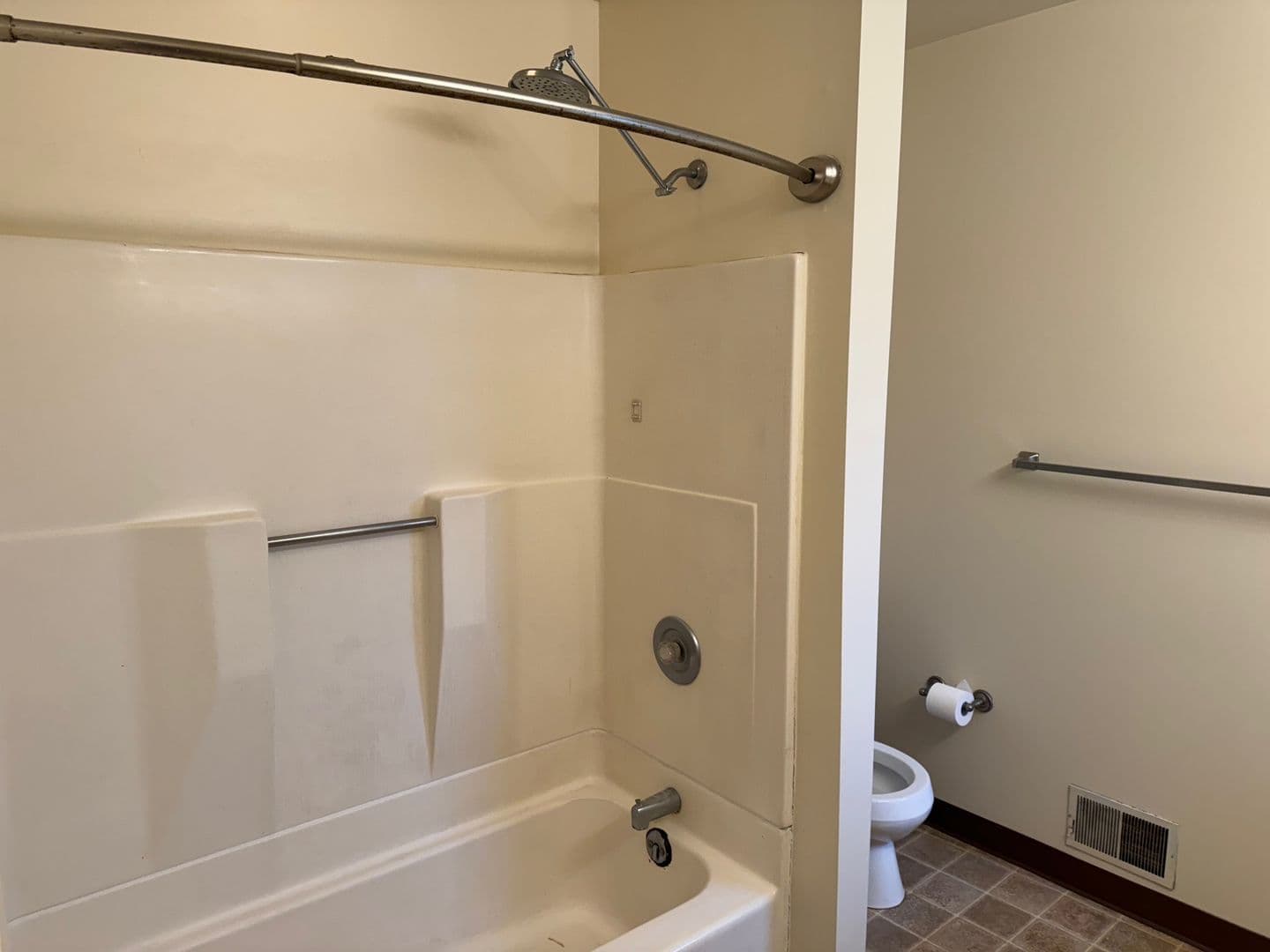Lansdale Apartment: 452 E Hancock St