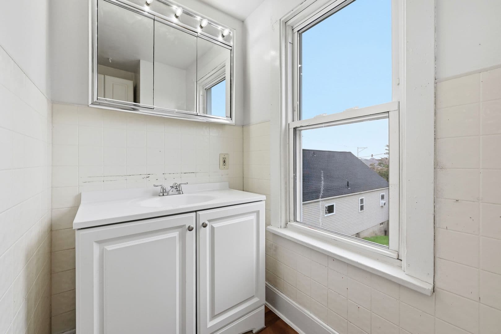 Easton Apartment: 2223 Forest Street