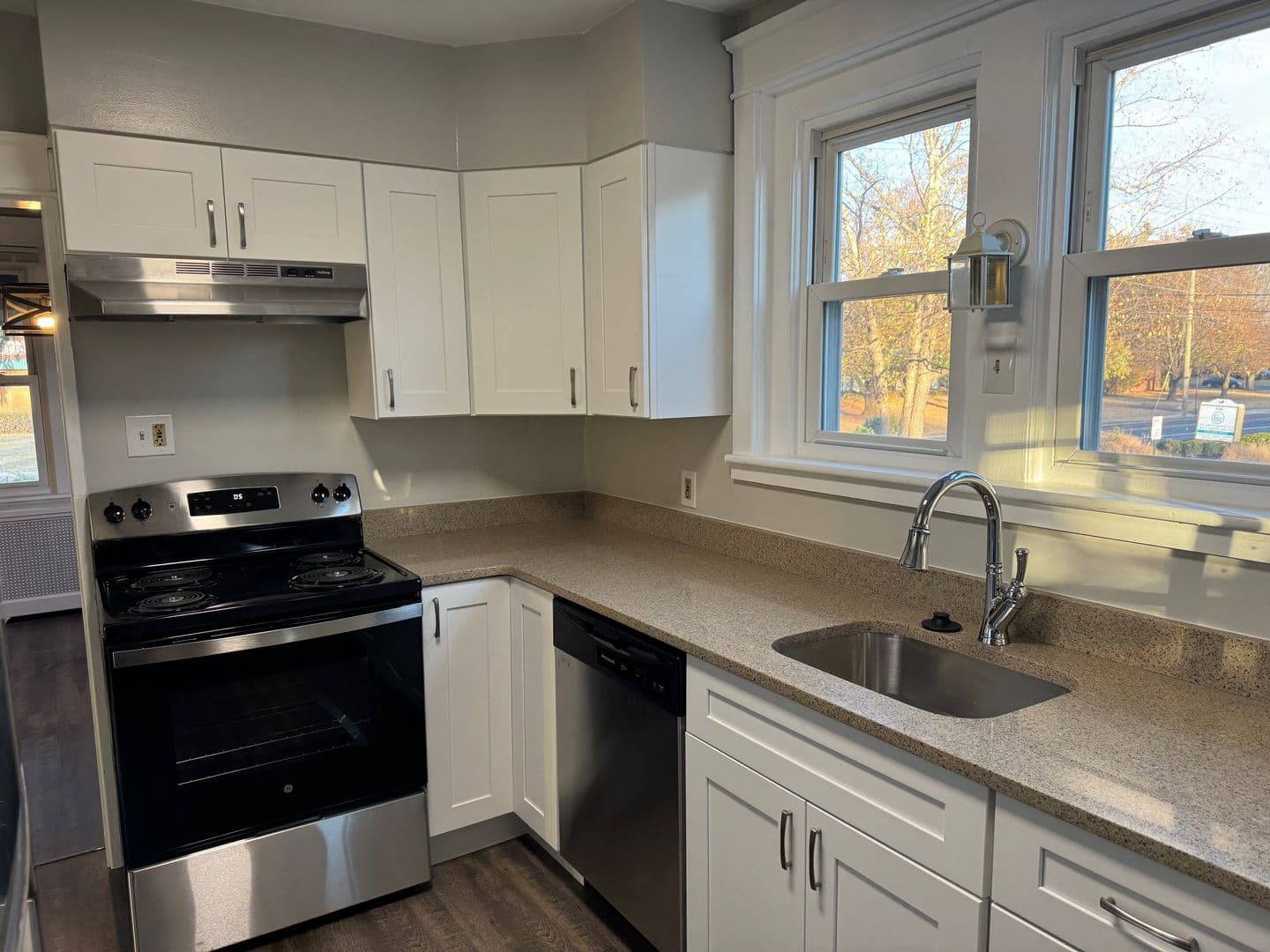 Lansdale House: 450 E Hancock St