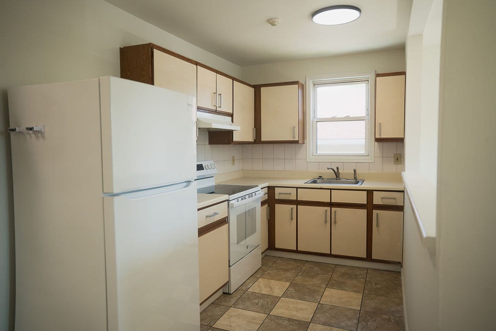 Easton Apartment: 519 Valley Street