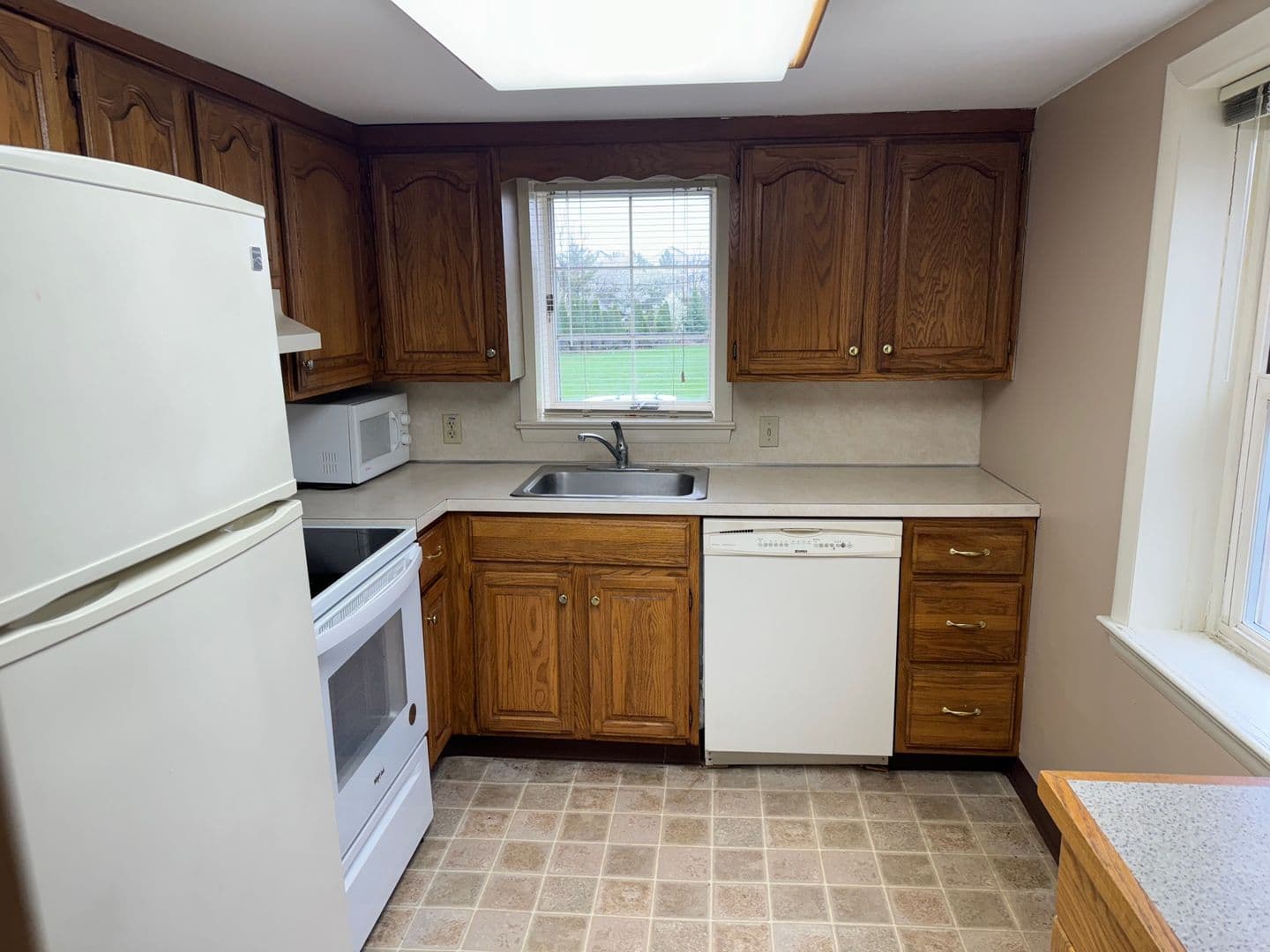 Lansdale Apartment: 452 E Hancock St