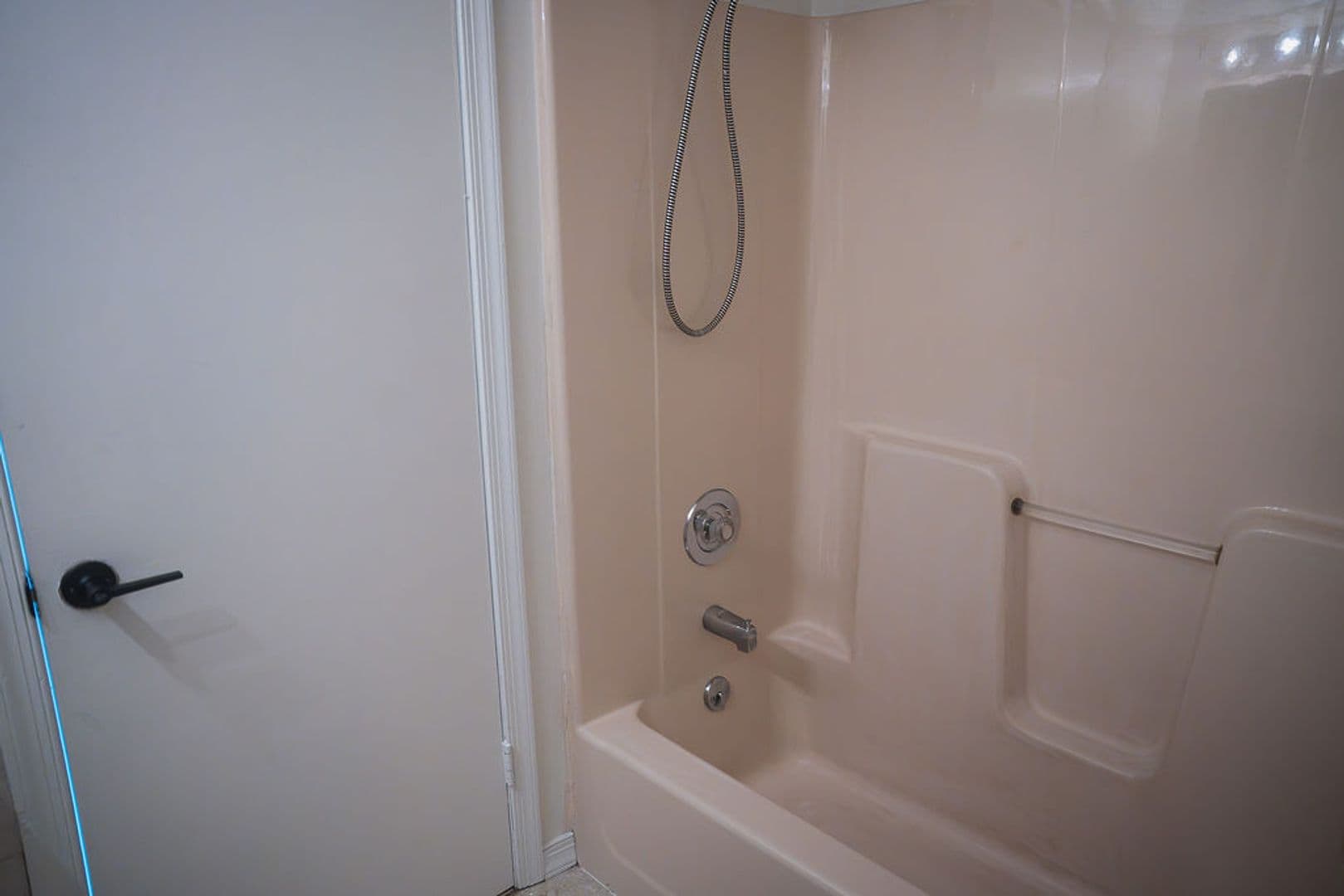 Easton Apartment: 519 Valley Street