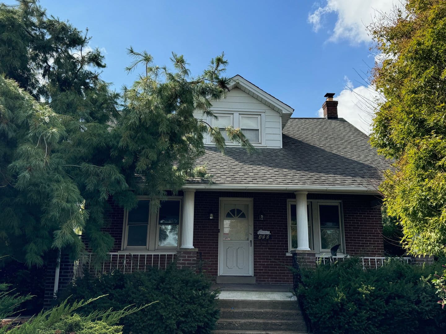 Lansdale House: 450 E Hancock St