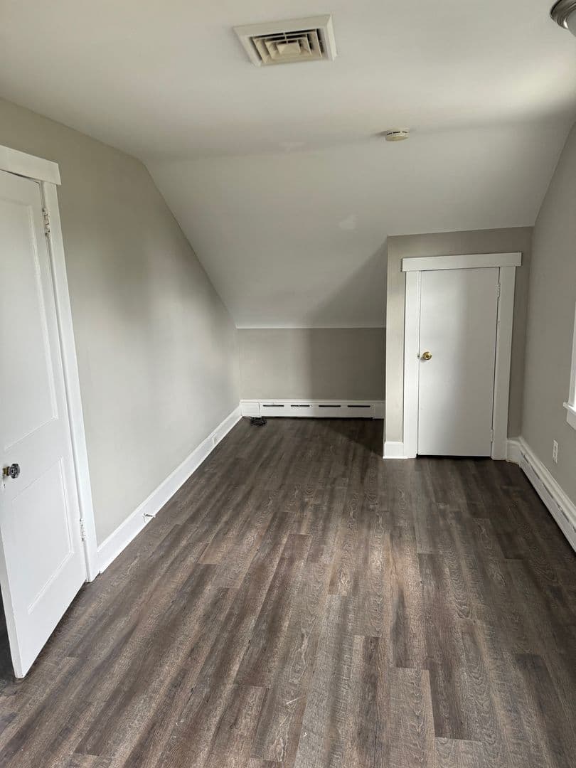 Lansdale House: 450 E Hancock St
