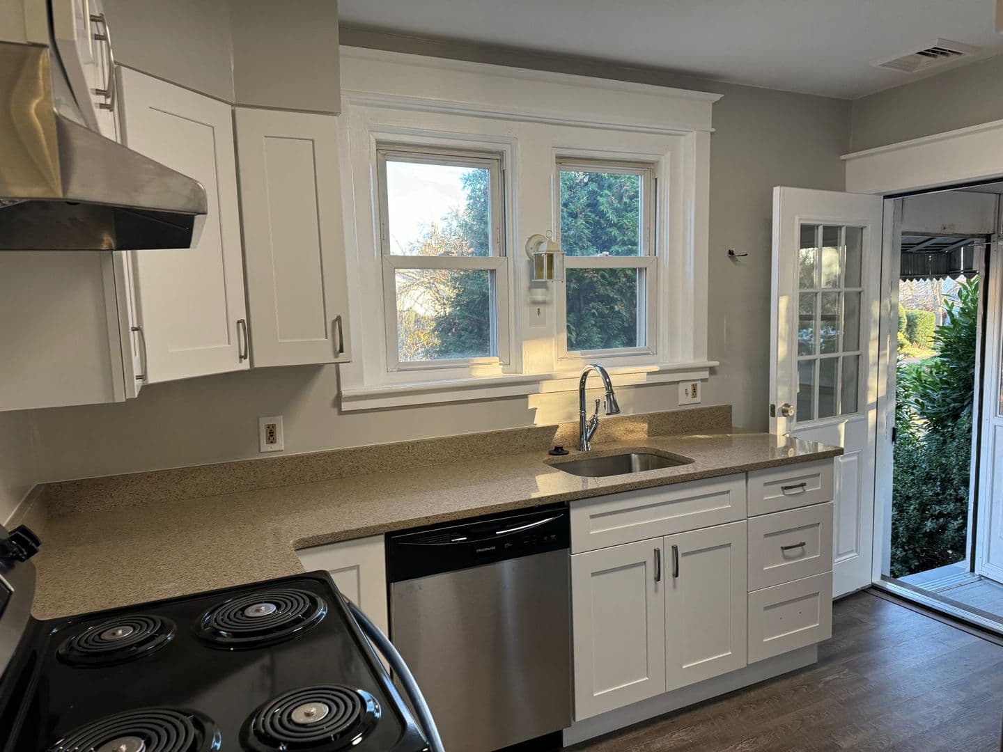 Lansdale House: 450 E Hancock St