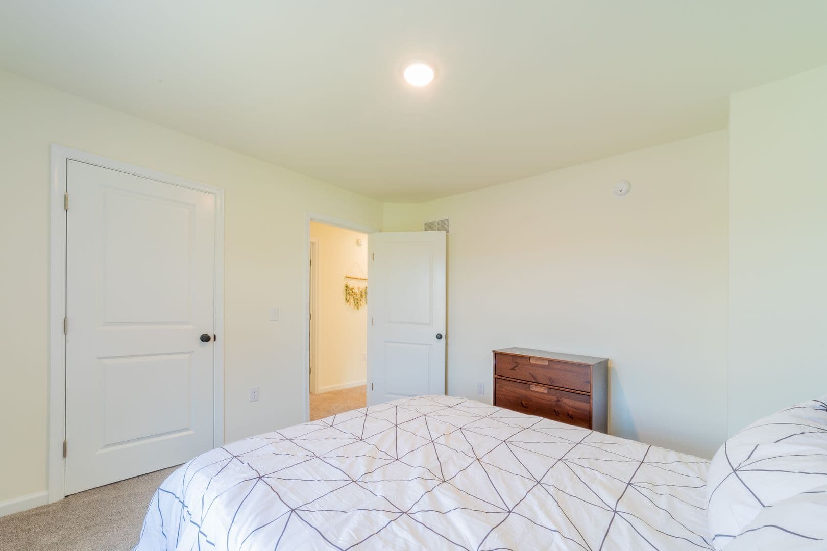 Georgetown House: 674 N Bedford St