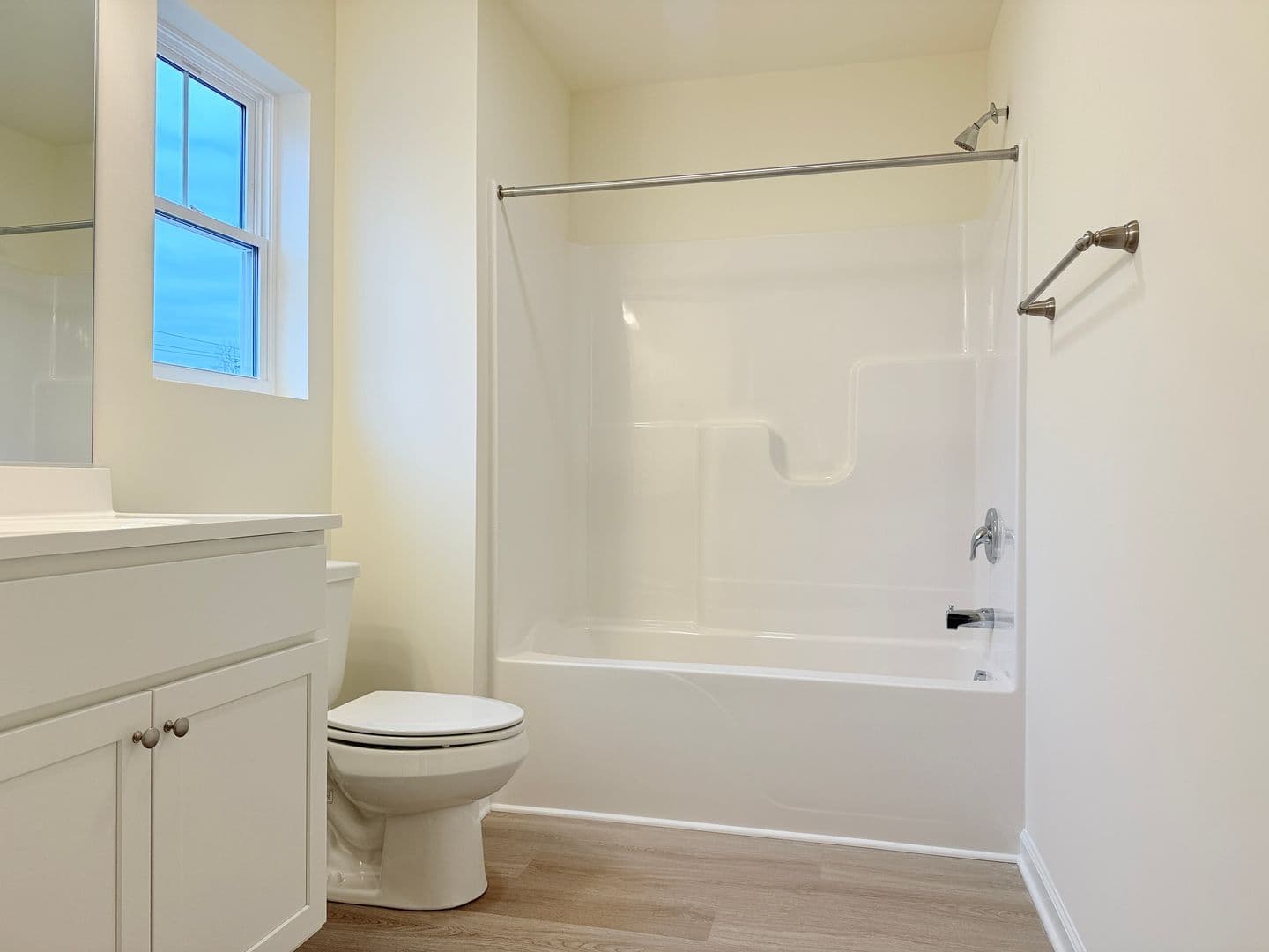 Milford House: 402 N Walnut St
