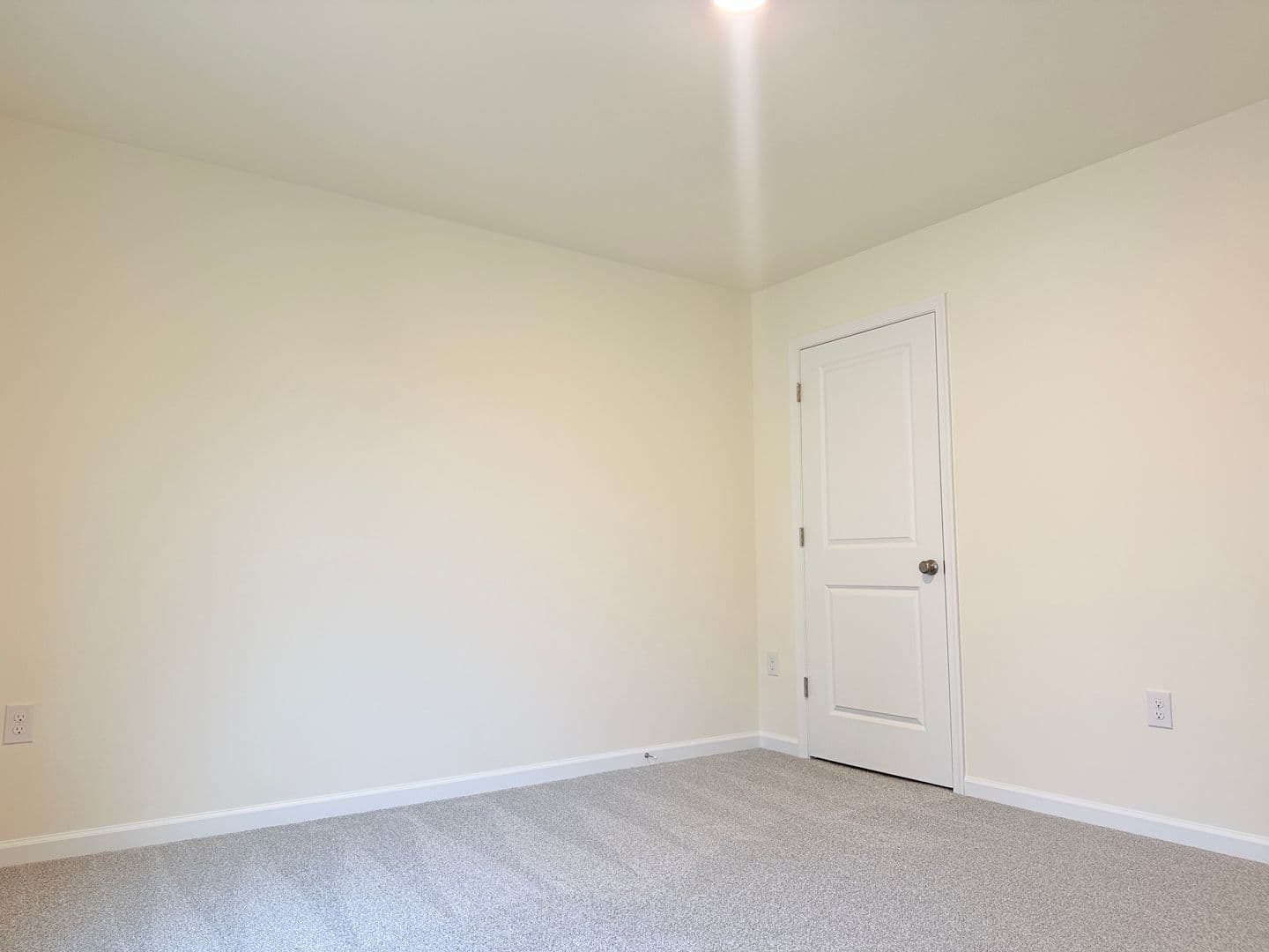 Milford House: 402 N Walnut St