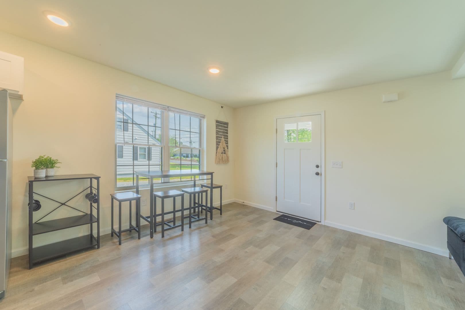 Georgetown House: 674 N Bedford St