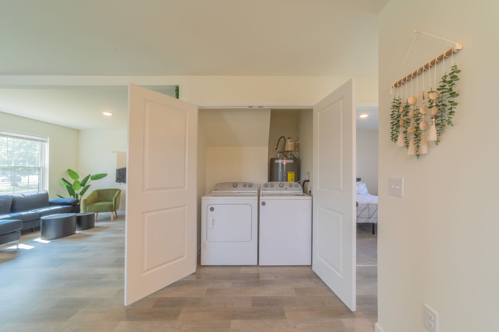 Georgetown House: 674 N Bedford St