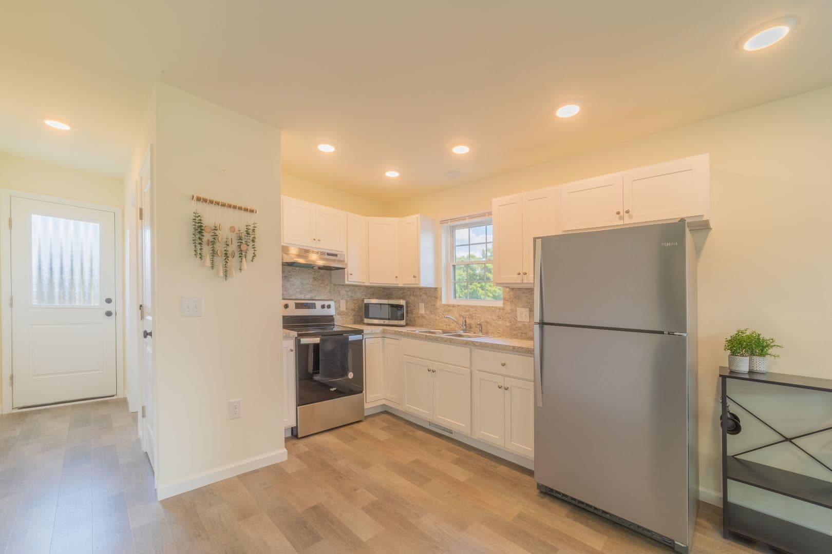 Georgetown House: 674 N Bedford St