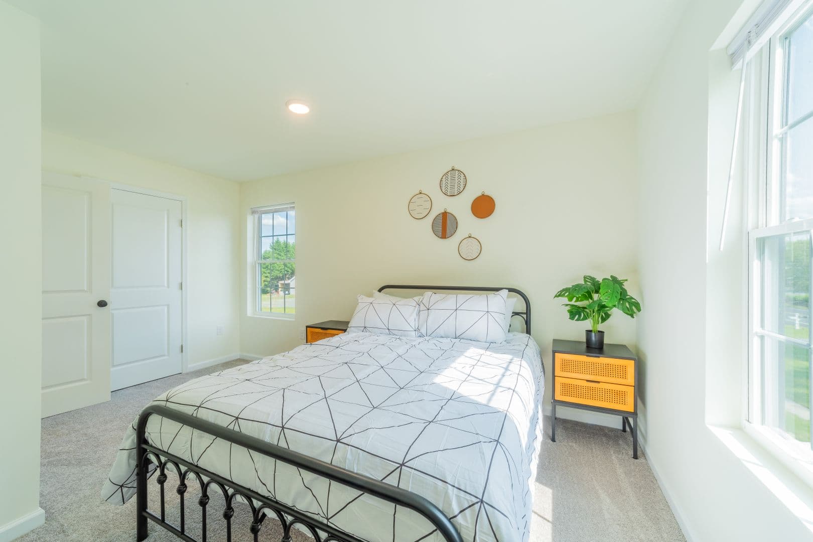 Georgetown House: 674 N Bedford St
