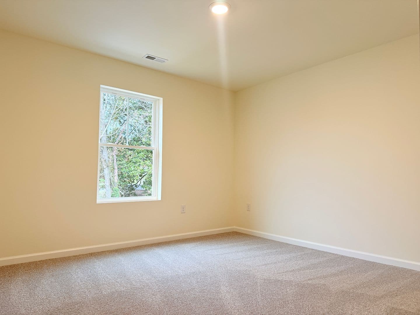 Milford House: 402 N Walnut St