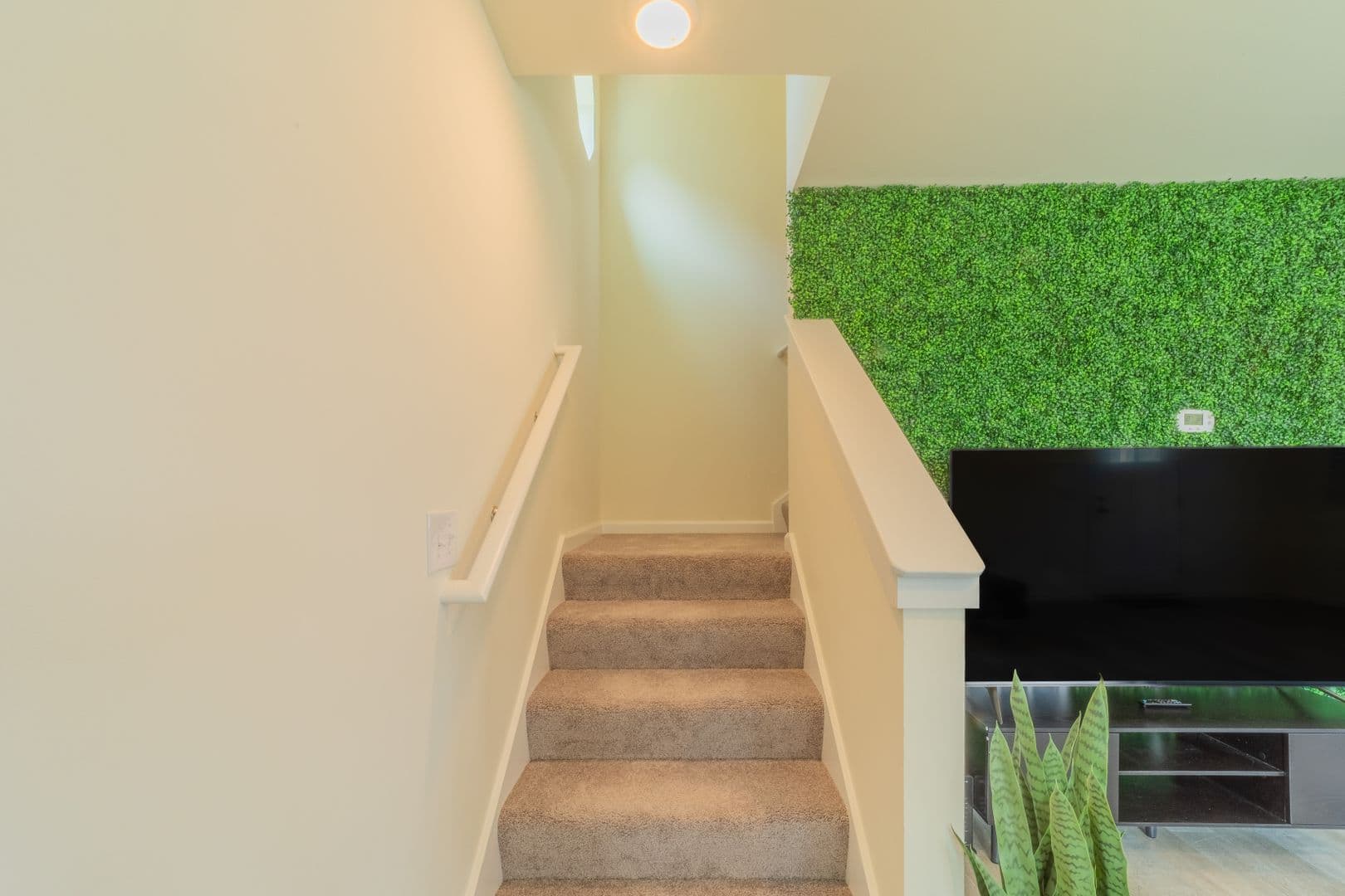 Georgetown House: 674 N Bedford St