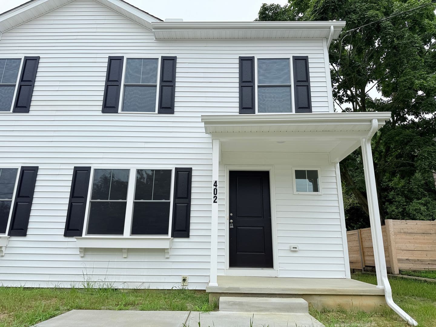 Milford House: 402 N Walnut St