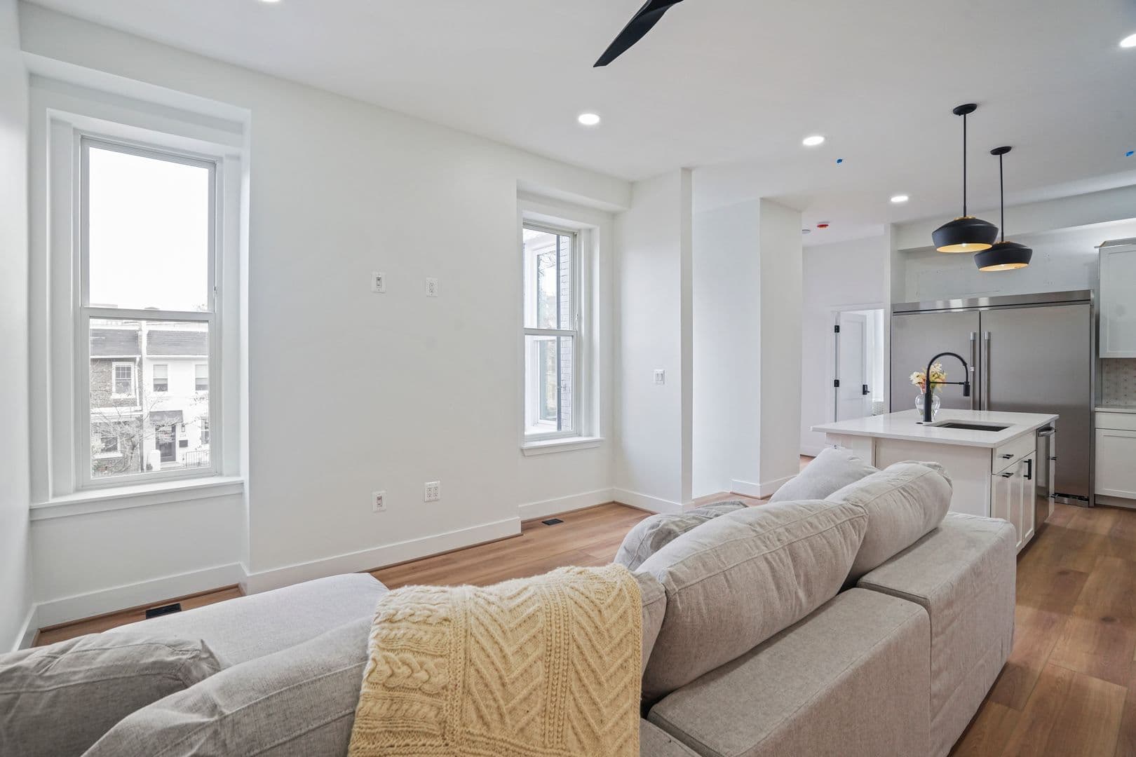 Washington Apartment: 235 F St NE