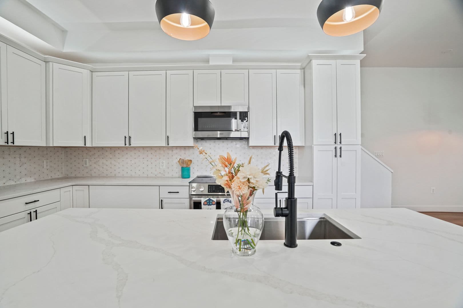 Washington Apartment: 235 F St NE