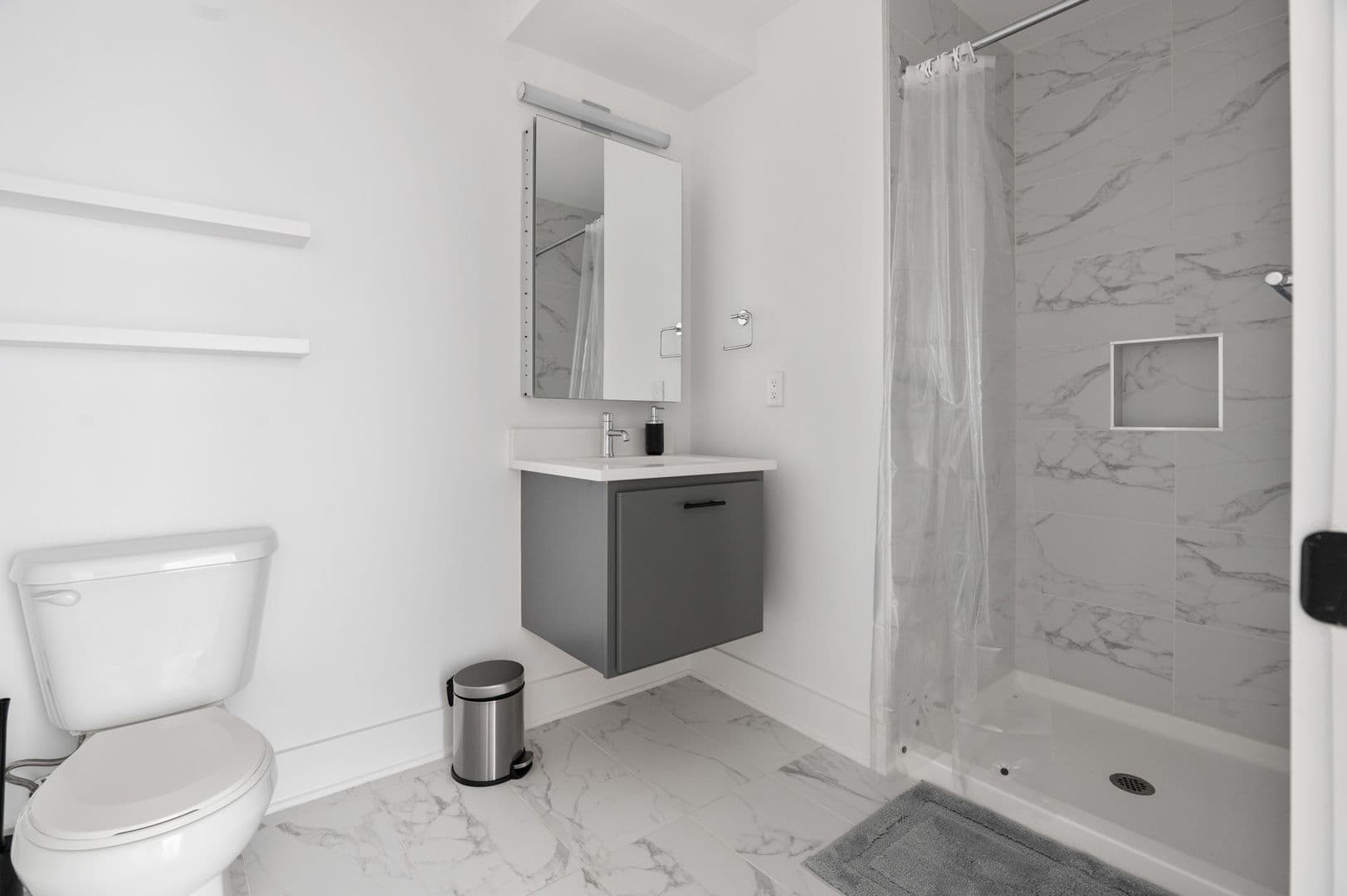 Washington Apartment: 1126 9th St NW