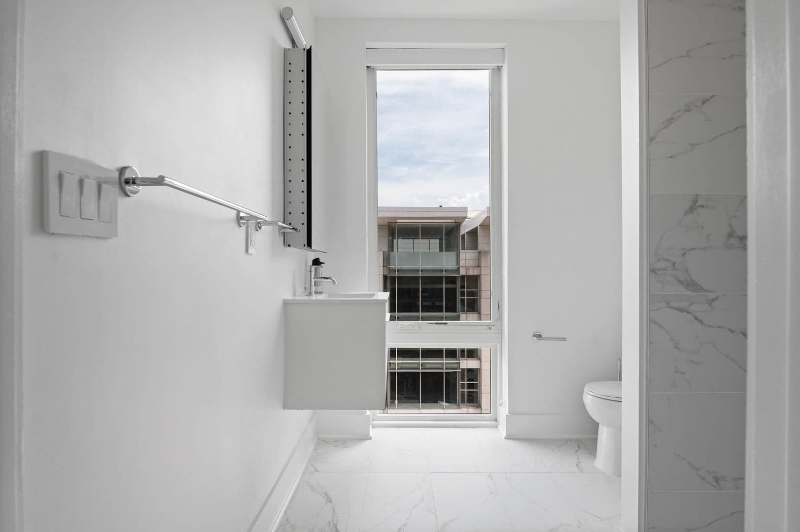 Washington Apartment: 1126 9th St NW