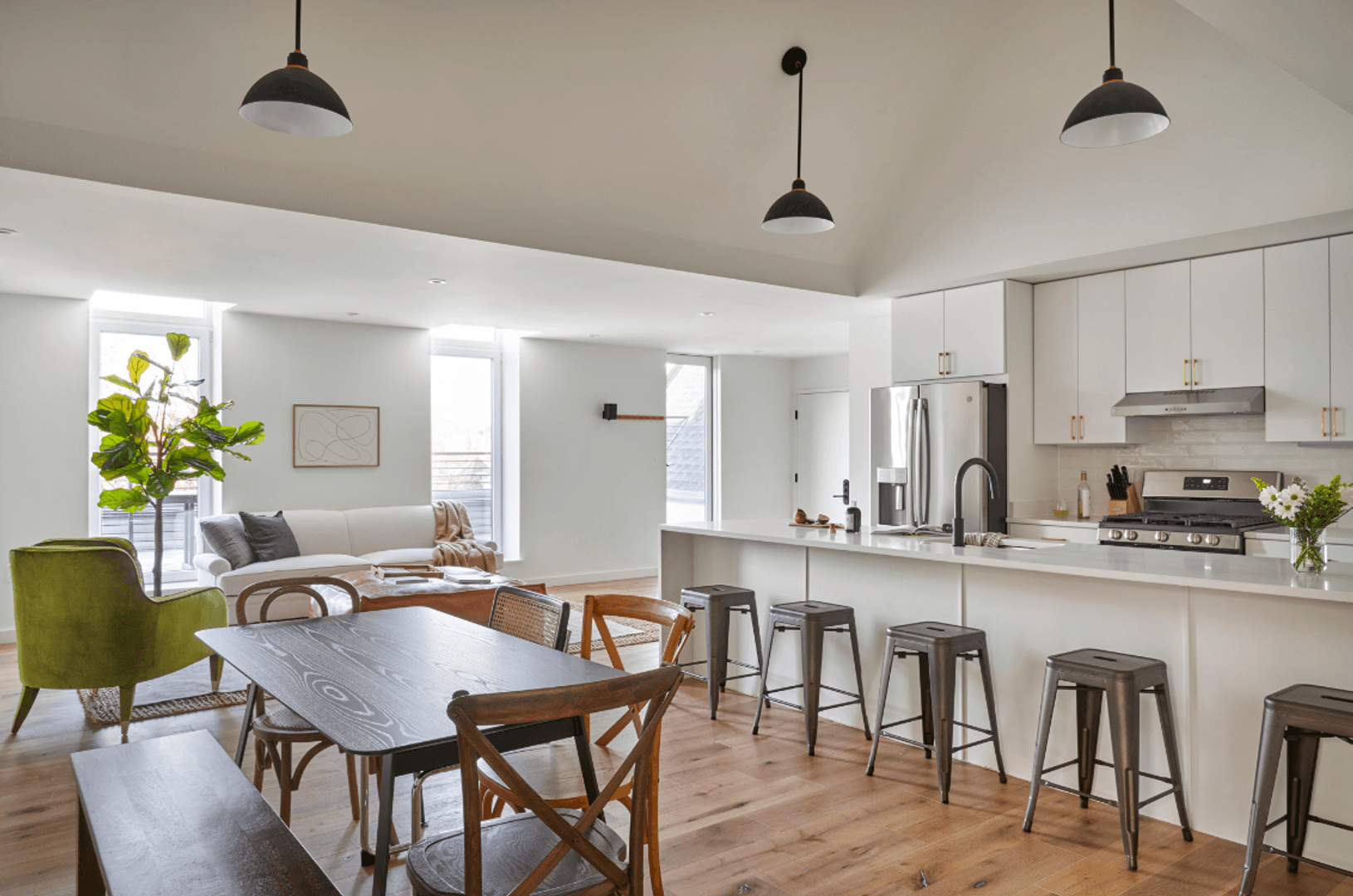 Washington Apartment: 3431 13th St NW