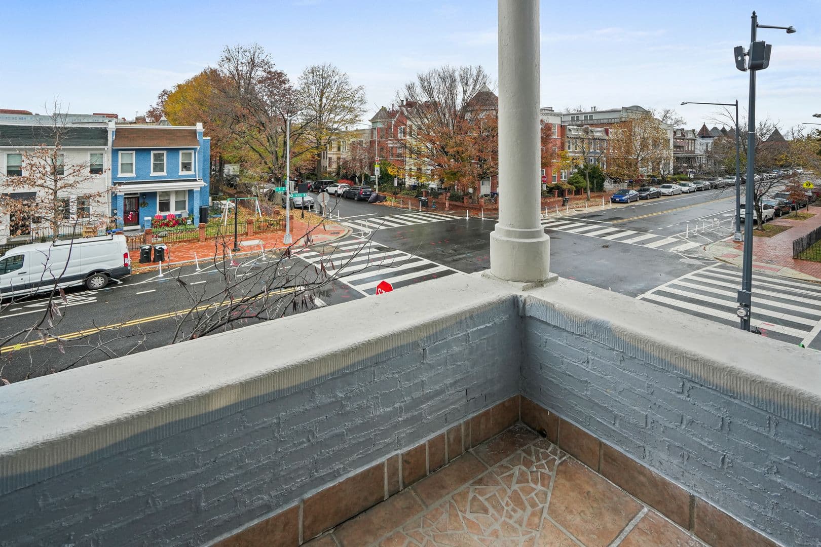 Washington Apartment: 235 F St NE
