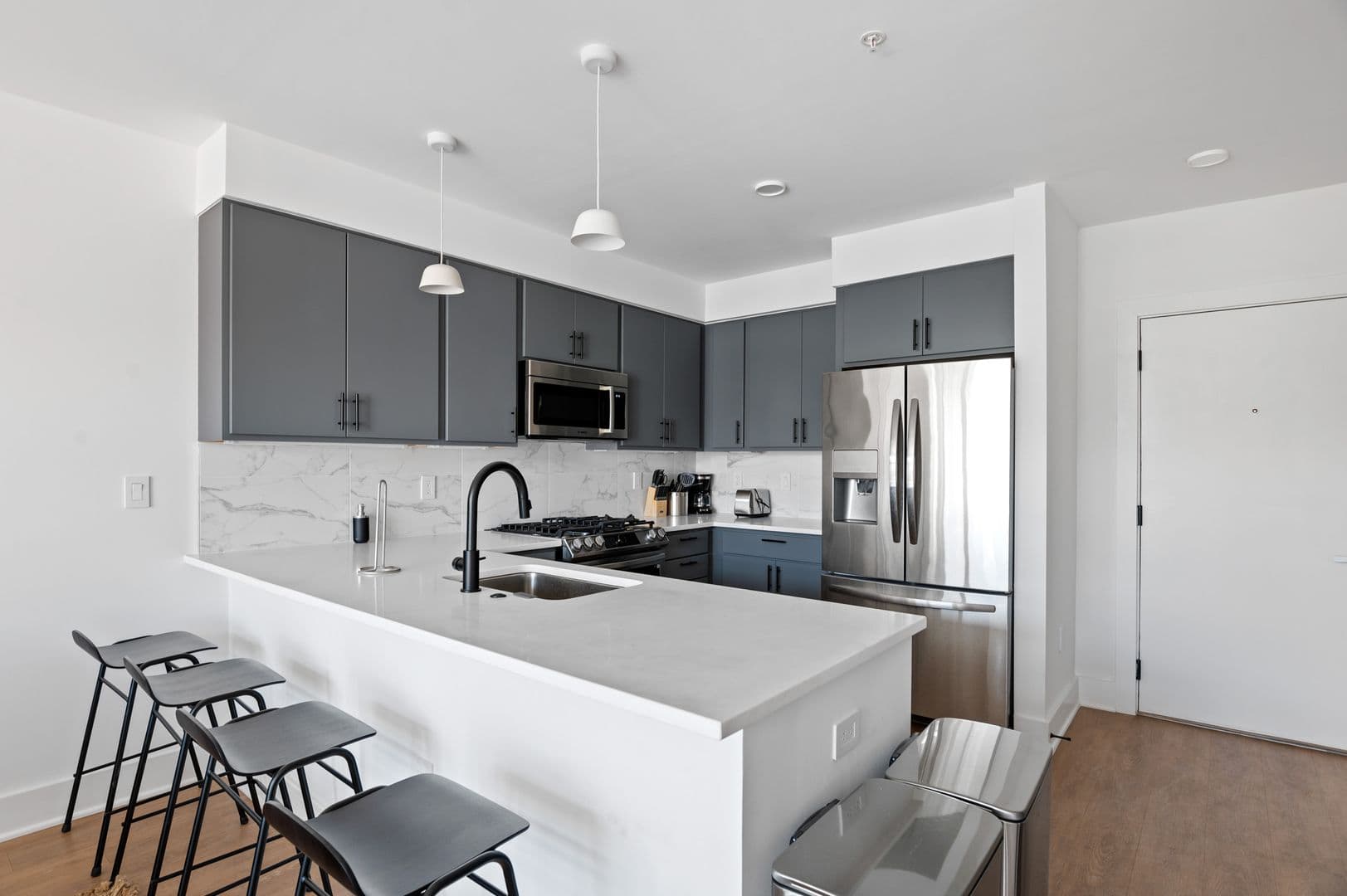 Washington Apartment: 1126 9th St NW