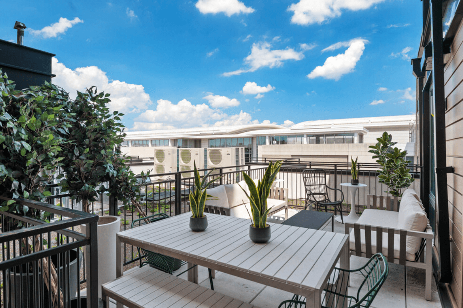 Washington Apartment: 1126 9th St NW