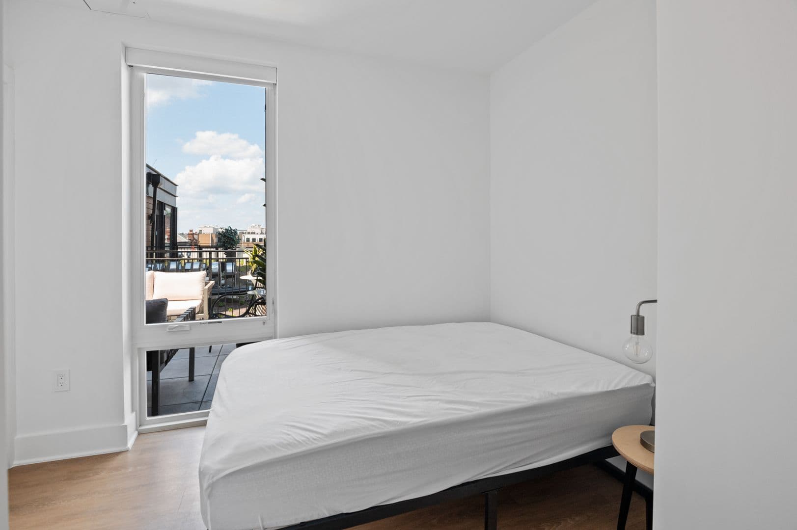 Washington Apartment: 1126 9th St NW