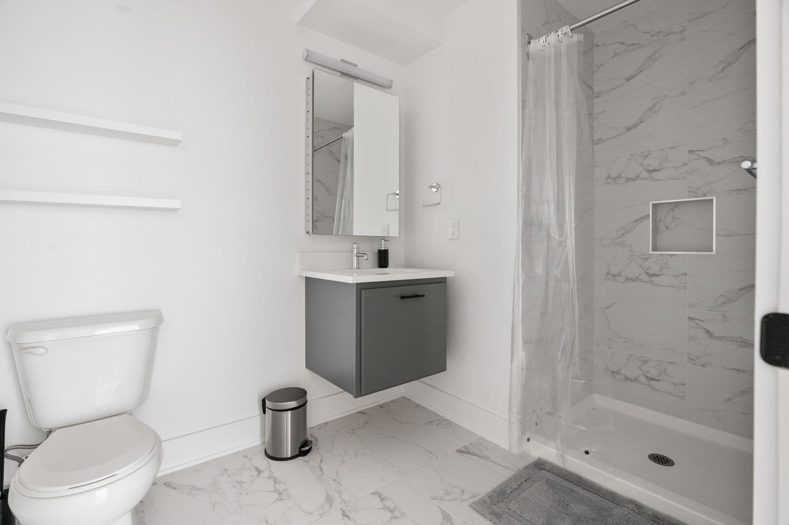 Washington Apartment: 1126 9th St NW