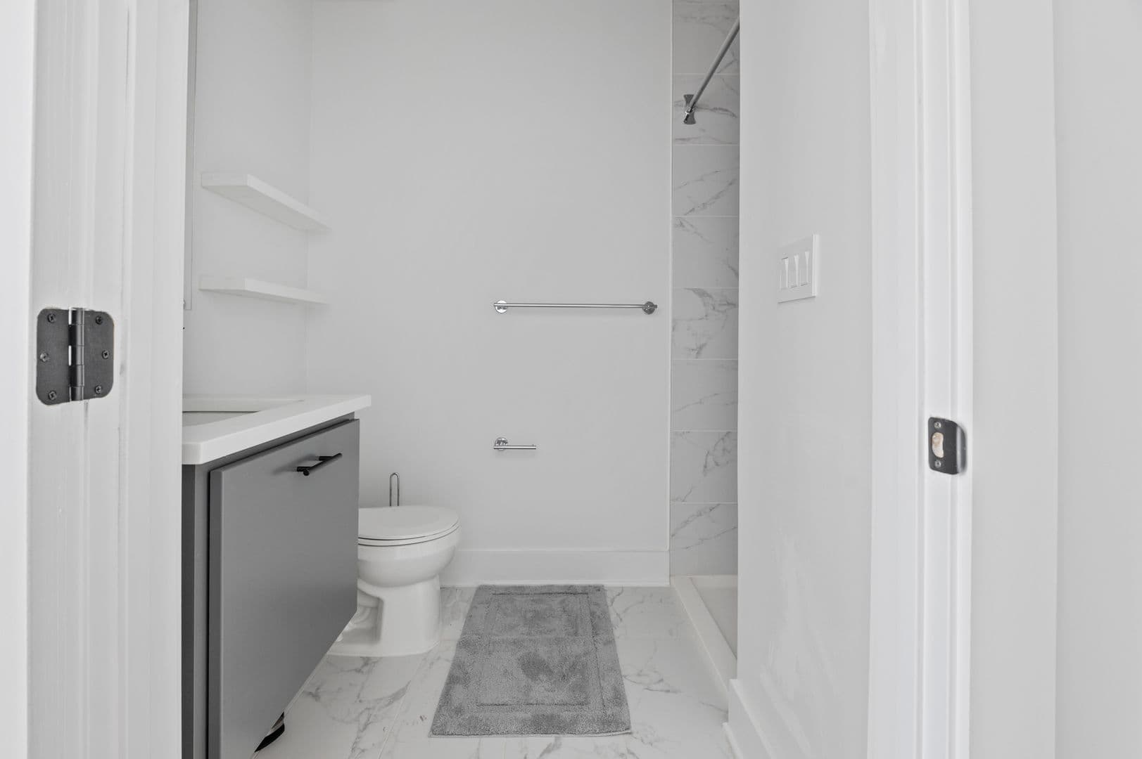 Washington Apartment: 1126 9th St NW