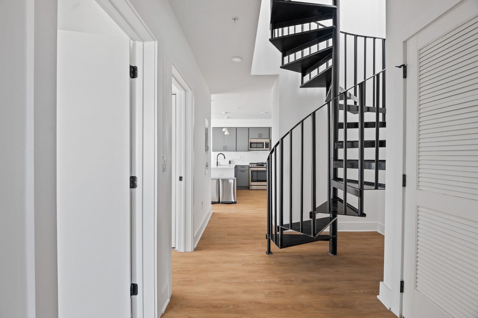 Washington Apartment: 1126 9th St NW