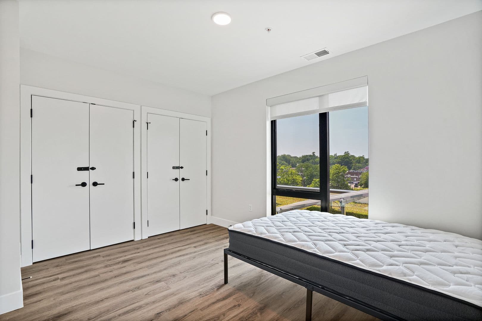 Washington Apartment: 225 Vine St NW