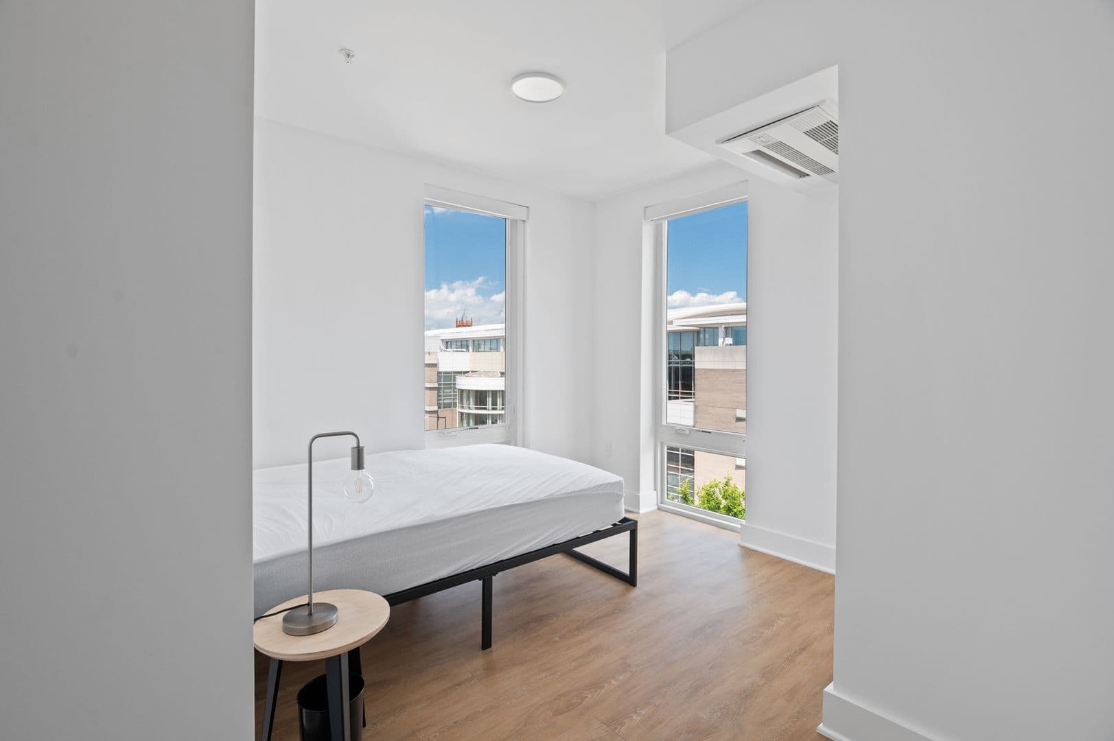 Washington Apartment: 1126 9th St NW