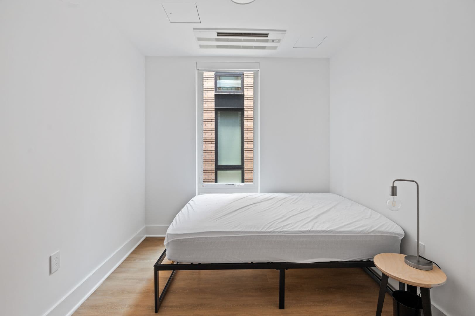 Washington Apartment: 1126 9th St NW