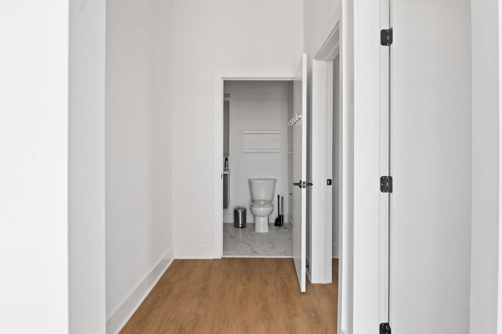 Washington Apartment: 1126 9th St NW
