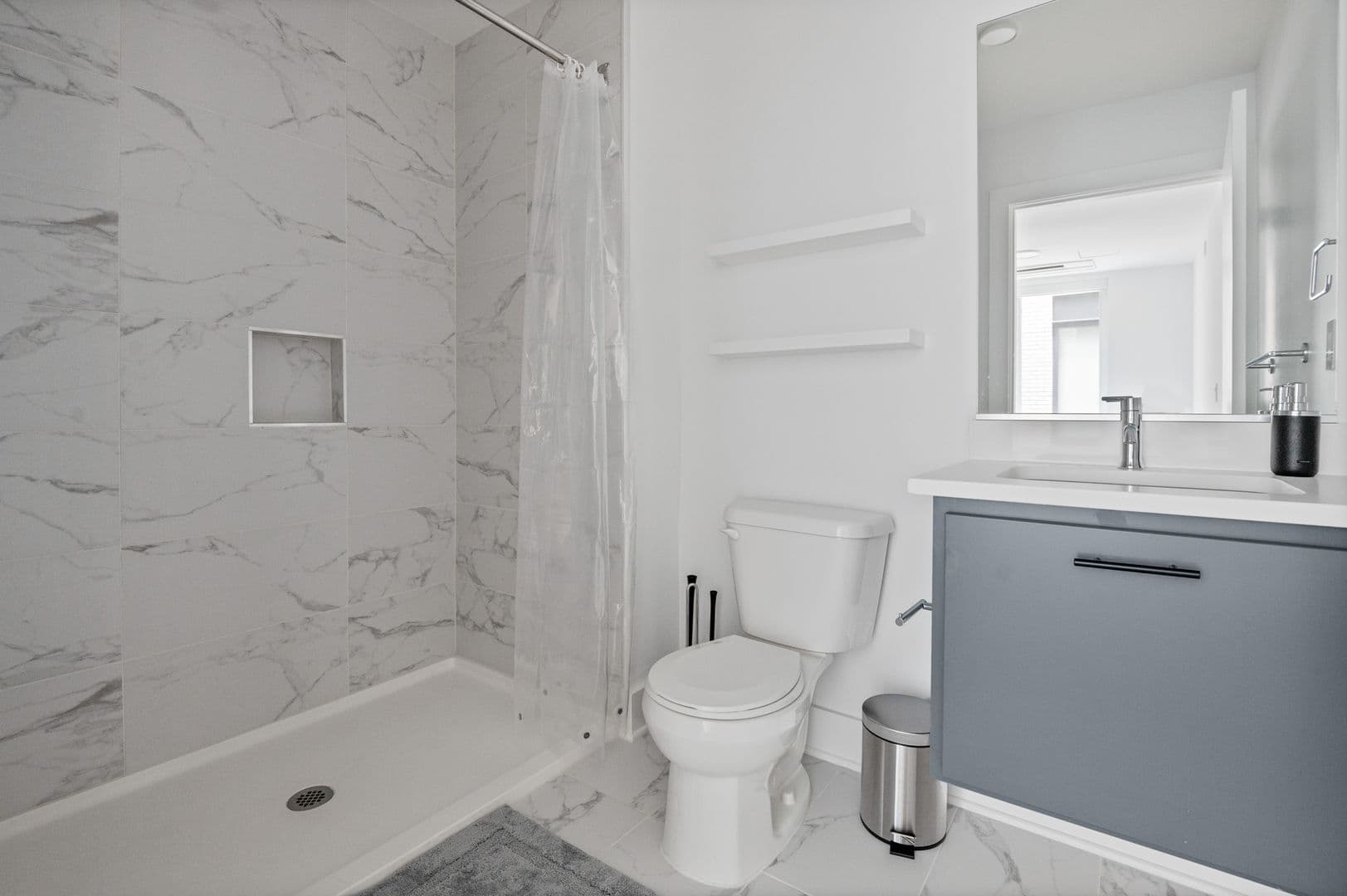 Washington Apartment: 1126 9th St NW